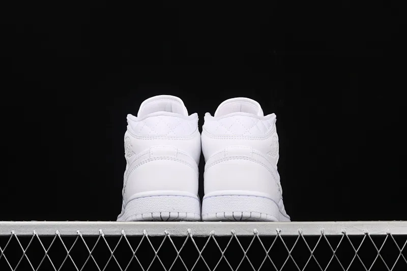 All Categories Air Jordan Jordan Series Basketball Shoes Air Jordan 1 Mid Air Jordan 1 Mid "Quilted White" AJ1 Joe 1 White Diamond "Little Chanel" Mid-top Versatile Casual Sports Shoes DB6078-100